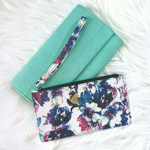 Tahari Handbags - Tahari Twice As Nice  2 in 1 Wristlet Wallet